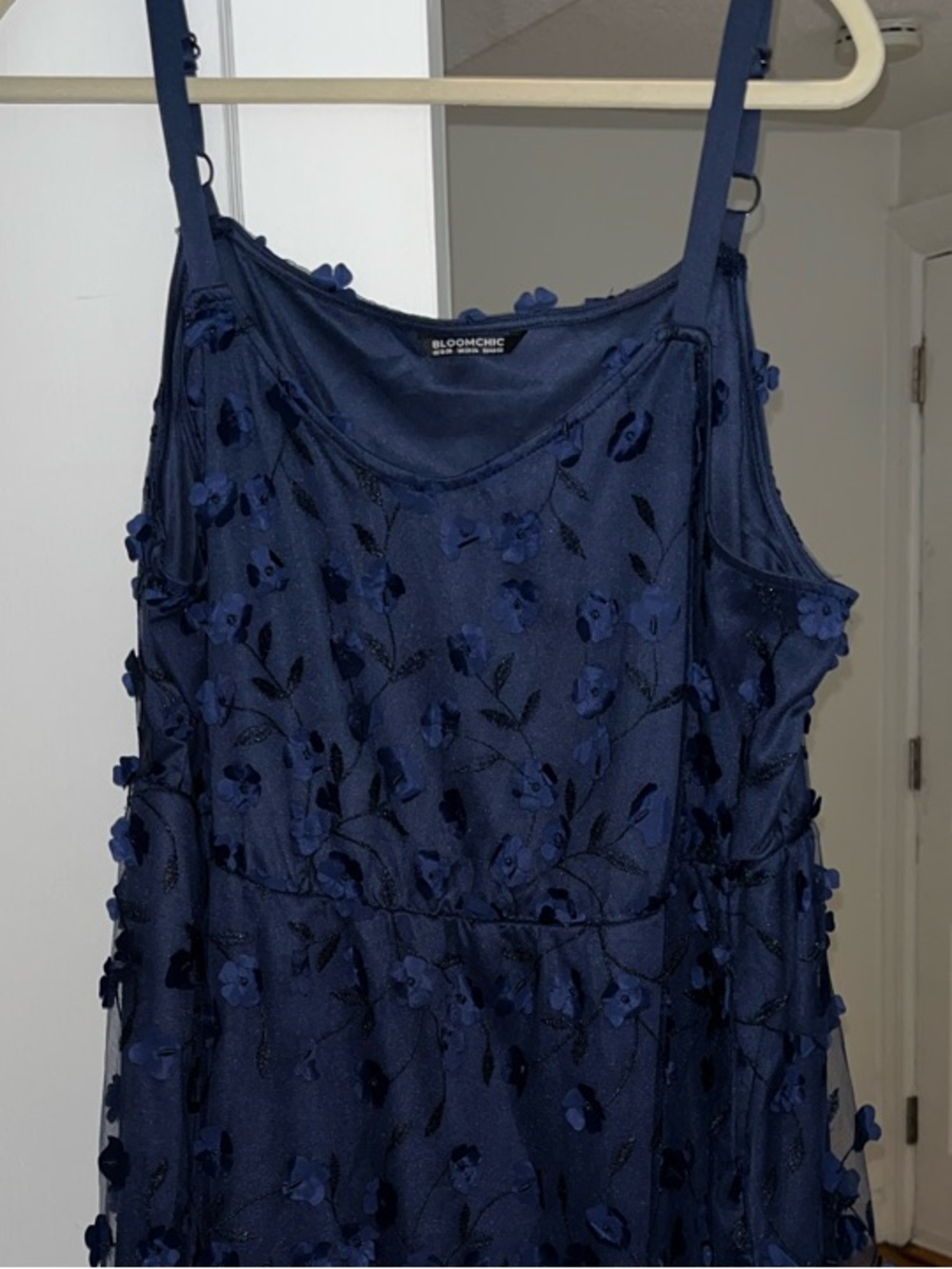NWOT BloomChic Navy Floral Appliqué Dress - Picture 3 of 4